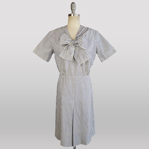 1940s Day Dress / 1940s  Mc Mullen Dress / Gray a… - image 1