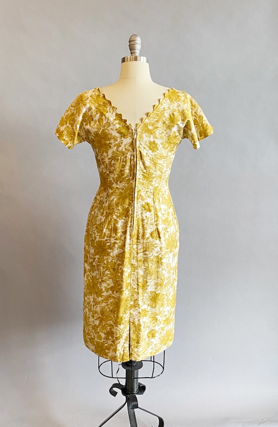 1950s Floral Print Dress / 1950s Wiggle Dress / 5… - image 6