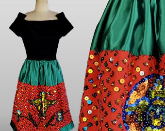 China Poblana Skirt / Mexican Folk Skirt / Sequined Skirt / 1970s China Poblana Skirt / Mexican Folklorico Skirt / Size Small Medium
