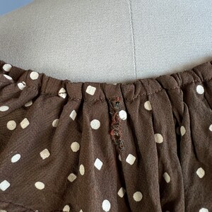 1950s Polka Dot Blouse / Brown Cropped Top / Polka Dot Print Blouse w/ Ruffled Neckline / Size Large XL image 9