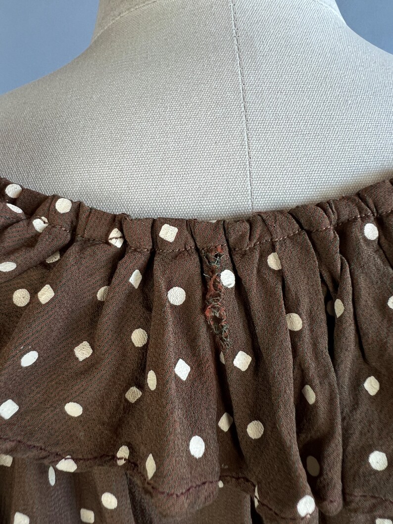 1950s Polka Dot Blouse / Brown Cropped Top / Polka Dot Print Blouse w/ Ruffled Neckline / Size Large XL image 9