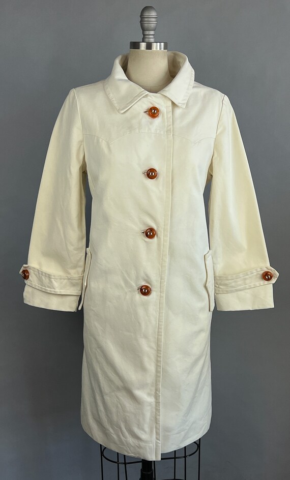 1960s Mod Coat / Celluloid Buttons & Chain on Whi… - image 3