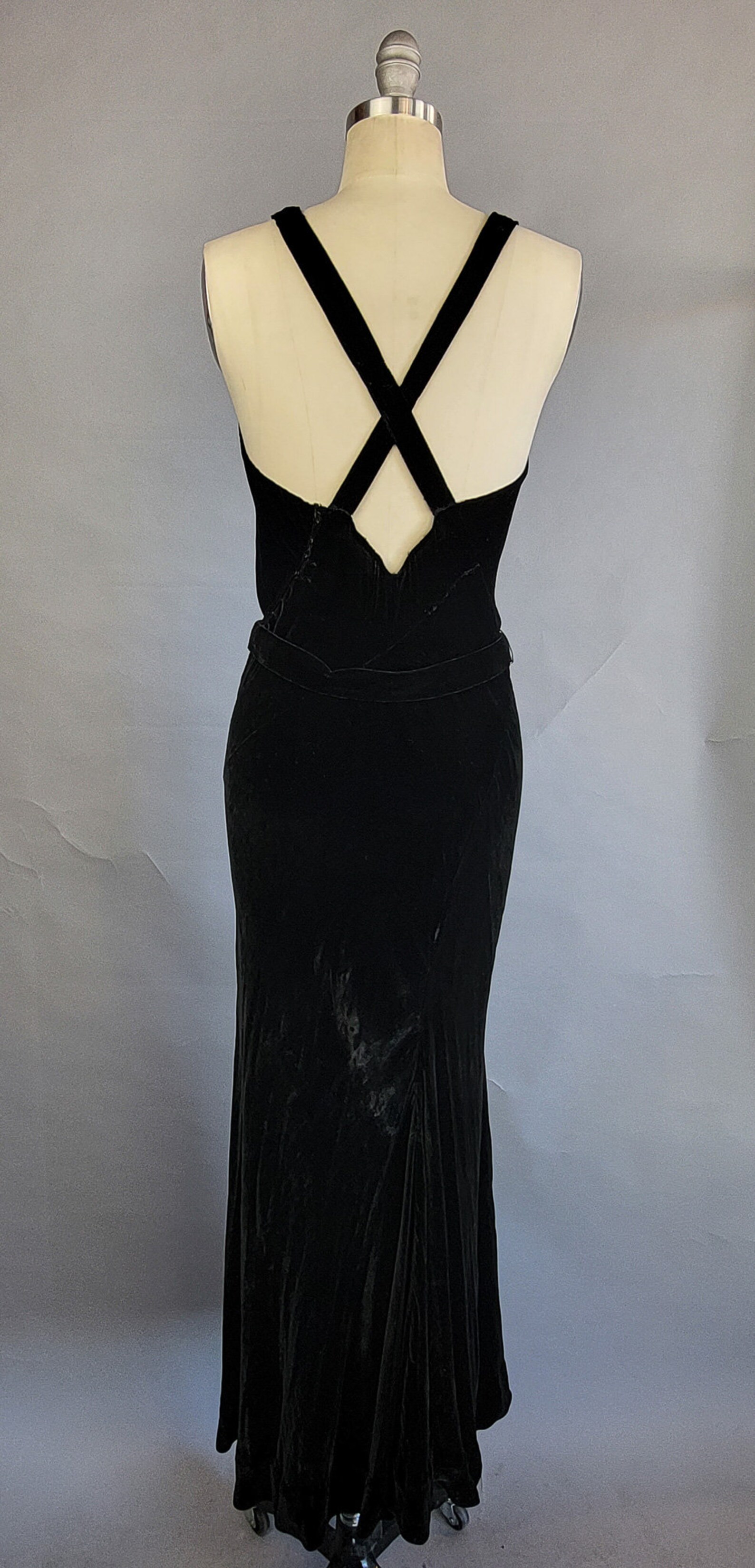 1930s Silk Velvet Gown / 1930s Black Silk Velvet Strappy Bias Cut Gown ...