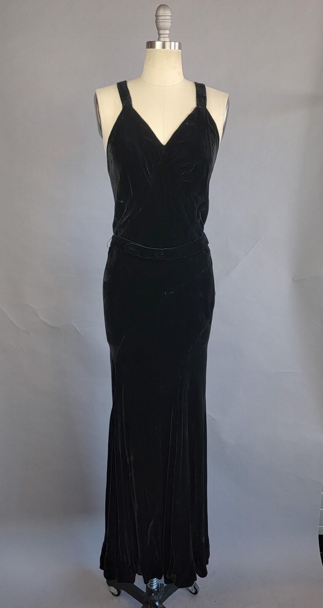 1930s Silk Velvet Gown / 1930s Black Silk Velvet Strappy Bias Cut Gown ...