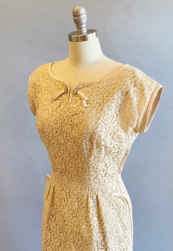 Amazing 1950s Peach Lace Wiggle Dress