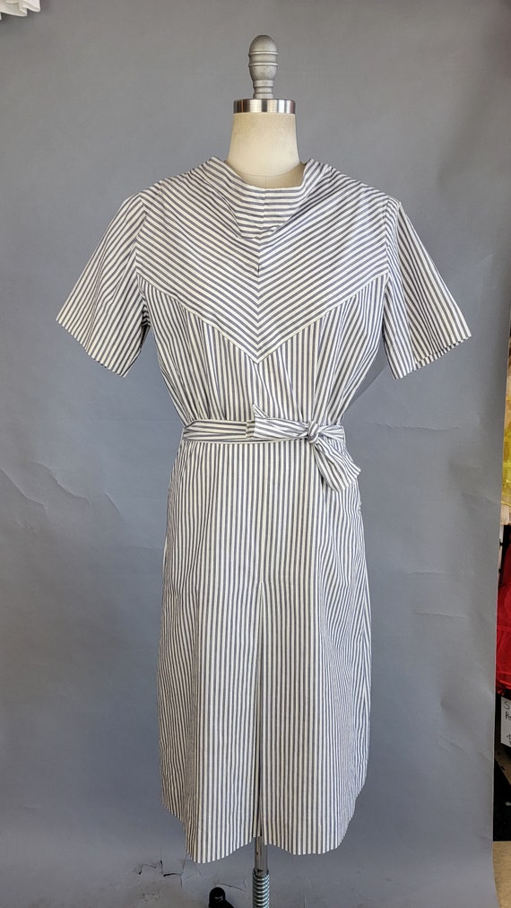 1940s Day Dress / 1940s  Mc Mullen Dress / Gray a… - image 3