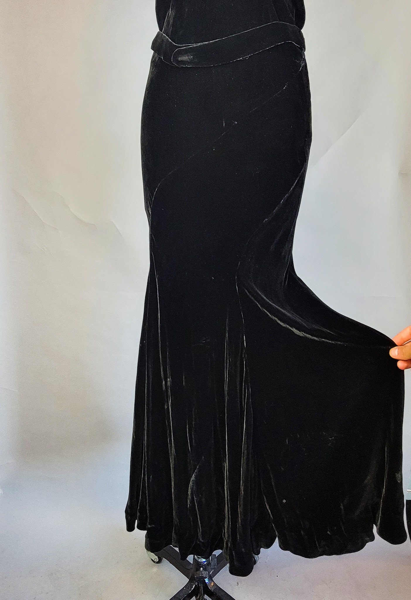 1930s Silk Velvet Gown / 1930s Black Silk Velvet Strappy Bias Cut Gown ...