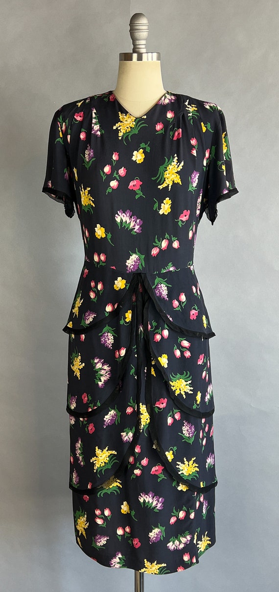 1940s Dress / Floral Silk Crepe Dress with Tiered… - image 2