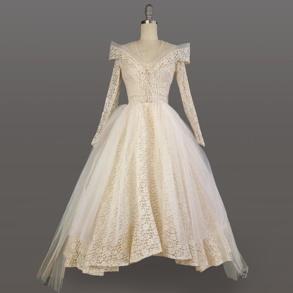 1950er Jahre Brautkleid / 1950er Ivory Lace Brautkleid / 1950er Jahre Brautkleid mit Jacket und Tüll Überrock / 1950er Jahre Spitzenhochzeitskleid / Größe Extra Small X-Kleine