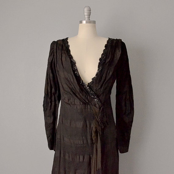 1800s Silk Dress / Victorian Black Silk Dress wit… - image 10