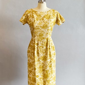 1950s Floral Print Dress / 1950s Wiggle Dress / 50s Day Dress / Vintage Lawn Dress / Size Small image 2