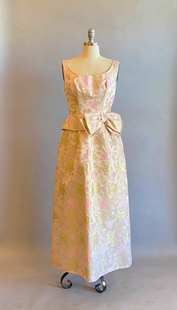1950's Evening Gown / 1950s Pink and Gold Brocade… - image 3