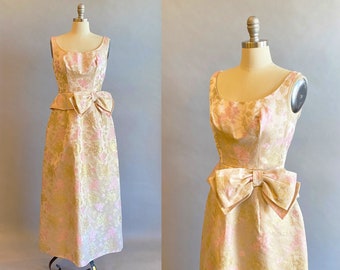 1950&#39;s Evening Gown / 1950s Pink and Gold Brocade Dress / 1950&#39;s Party Dress/ Gold Dress / 1950s Formal / Pink Gown / Size Small