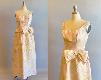 1950's Evening Gown / 1950s Pink and Gold Brocade Dress / 1950's Party Dress/ Gold Dress / 1950s Formal / Pink Gown / Size Small