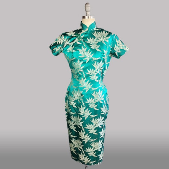 1950s Cheongsam Dress / 1950s Green Silk Cheongsa… - image 1