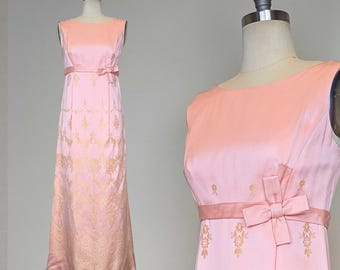 Vestido de los años 60 / Vestido de Saks 5th Avenue de los años 60 / Vestido de brocado metálico rosa / Vestido formal / Vestido rosa / Vestido con lazo / Talla pequeña