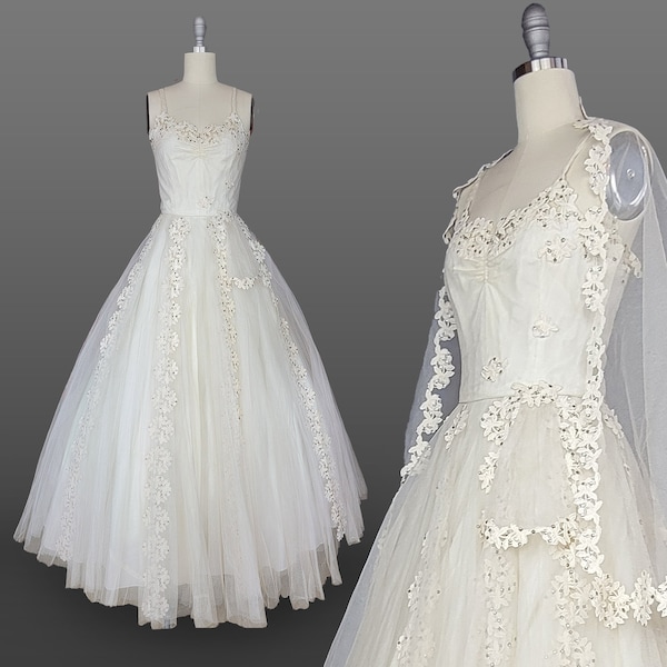 1950s Wedding Gown / 1950s Wedding Dress with Rhinestones and Lace Trim with Matching Shawl or Veil / Tulle Wedding Dress / Size Small