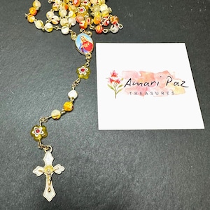 Katholischer Rosenkranz, Gelbes Millefiori / Murano 6 mm, Goldlegierung, 5 Jahrzehnte, einzigartiges religiöses katholisches christliches Geschenk