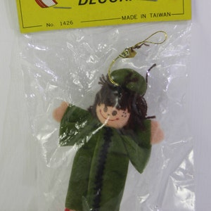 Vintage Holiday hand made Cloth NOS unopened Christmas Decoration Made in Taiwan -
