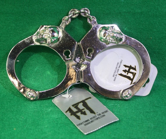ROCK REBEL GUN/'S AND STAR NECKLACE FROM HOT TOPIC