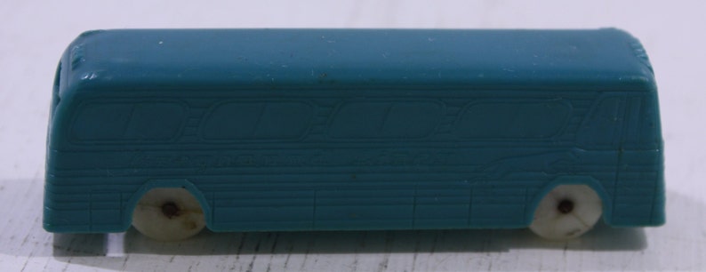 Free Shipping Domestic USA Vintage F /& F Die Mold Plastic Cereal Premium Blue Greyhound Bus