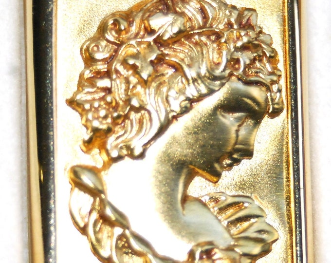 Estee Lauder Classic Square Cameo