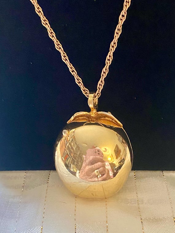 Estée Lauder PRECIOUS APPLE Necklace: 22k Gold Plated Chain with Crystals  Circa 1976