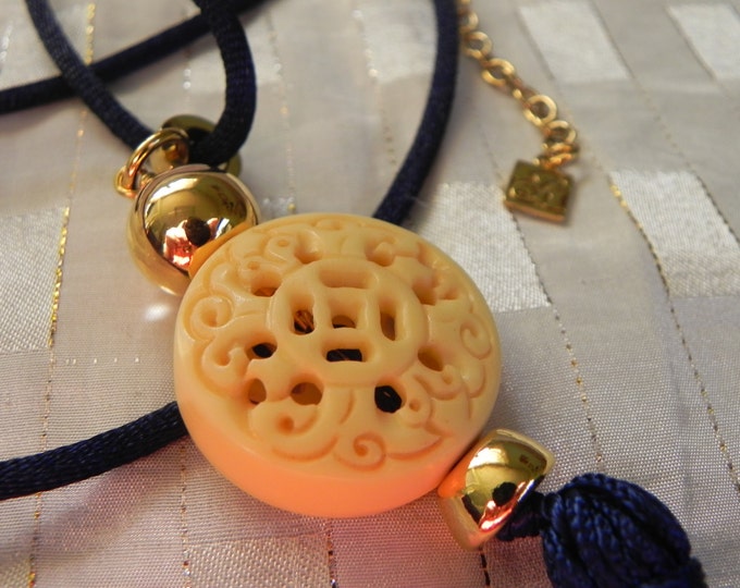Very Rare and Exquisite Estee Lauder Collectible Necklace circa 1980's or before