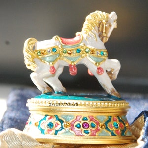 Estee Lauder Prancing Pony by Strongwater PLEASURES