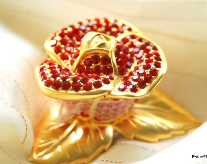 Estee Lauder Red Rose filled or empty of Beautiful perfume!  Comes Boxed or Unboxed!