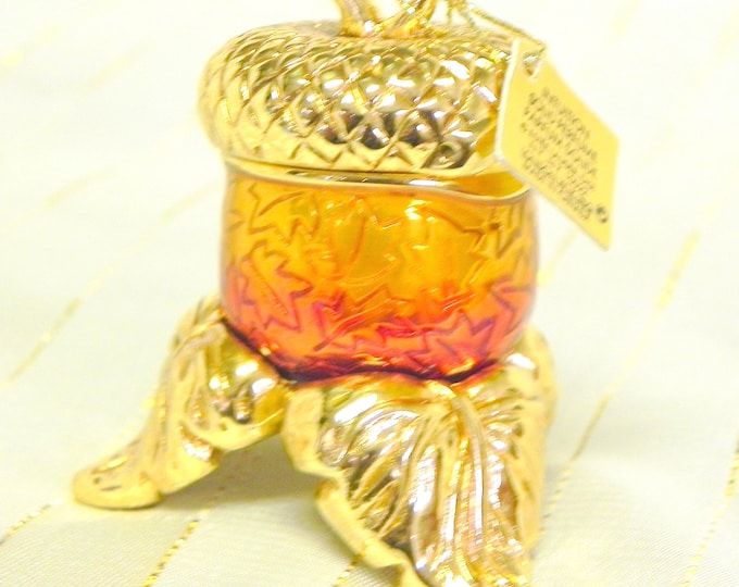 Estee Lauder ACORN AMULET