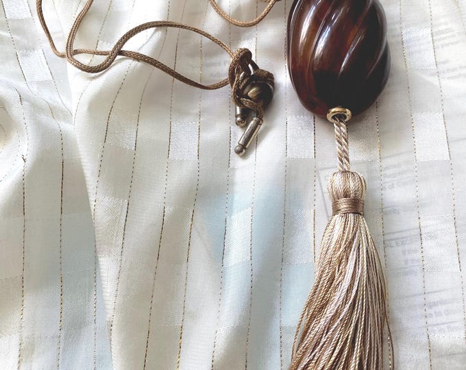 EXTREMELY RARE  Estee Lauder Cinnabar Ginger Jewel 1979 with black or beige tassel