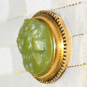 Estée Lauder Cameo in green