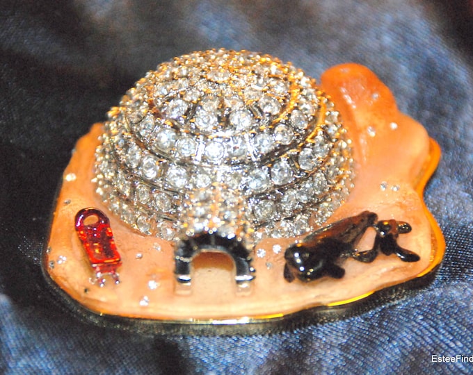 Estee Lauder "FROSTED IGLOO" solid perfume compact - refillable with your favorite fragrance - Swarovski crystals sparkle and shine!!!