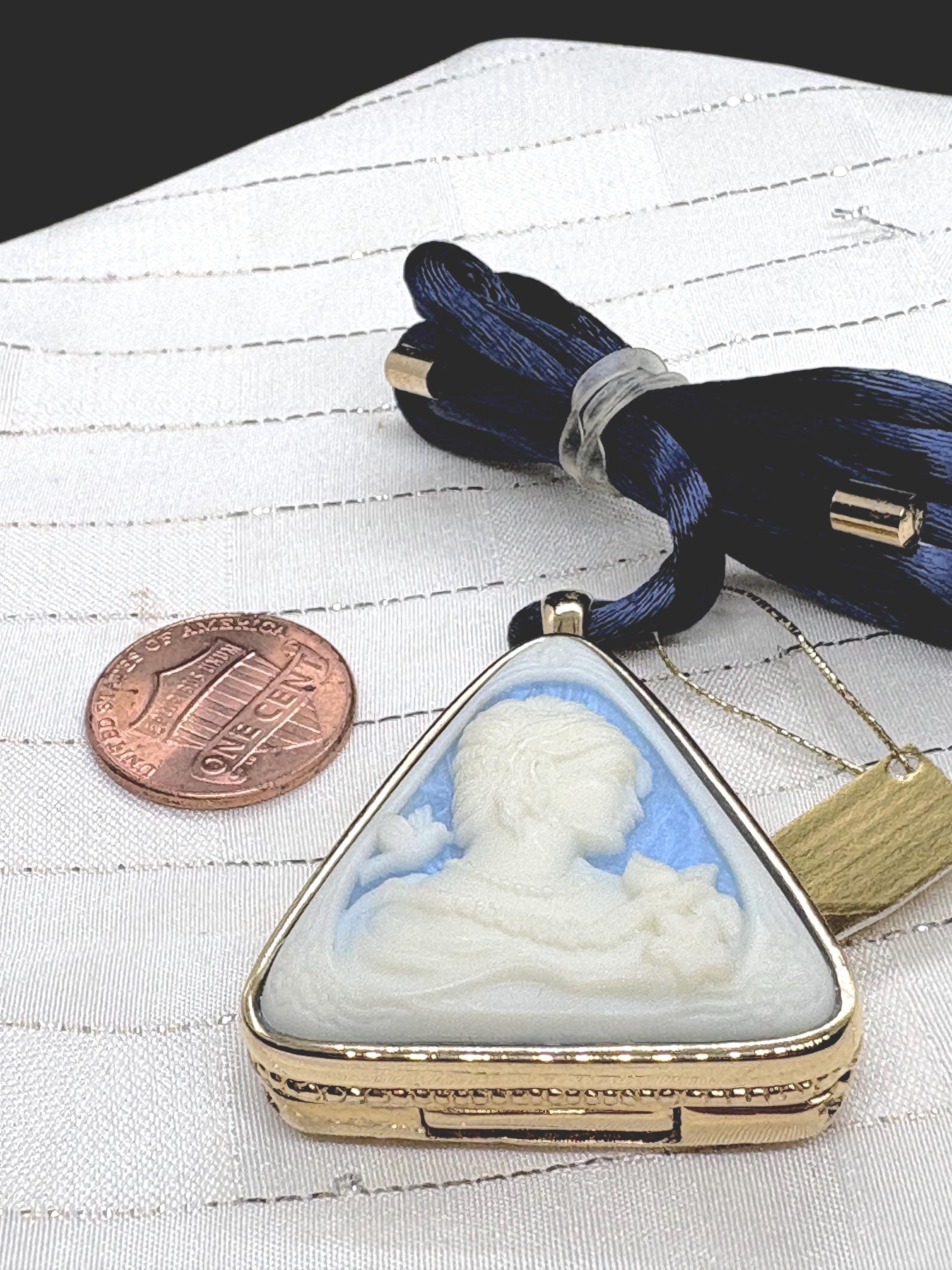エスティローダー　ヴィンテージ　ソリッドパフューム　ネックレス Estee Lauder Jewelry - Etsy