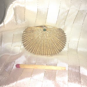 Estée Lauder Sea Jewel compact circa 1979