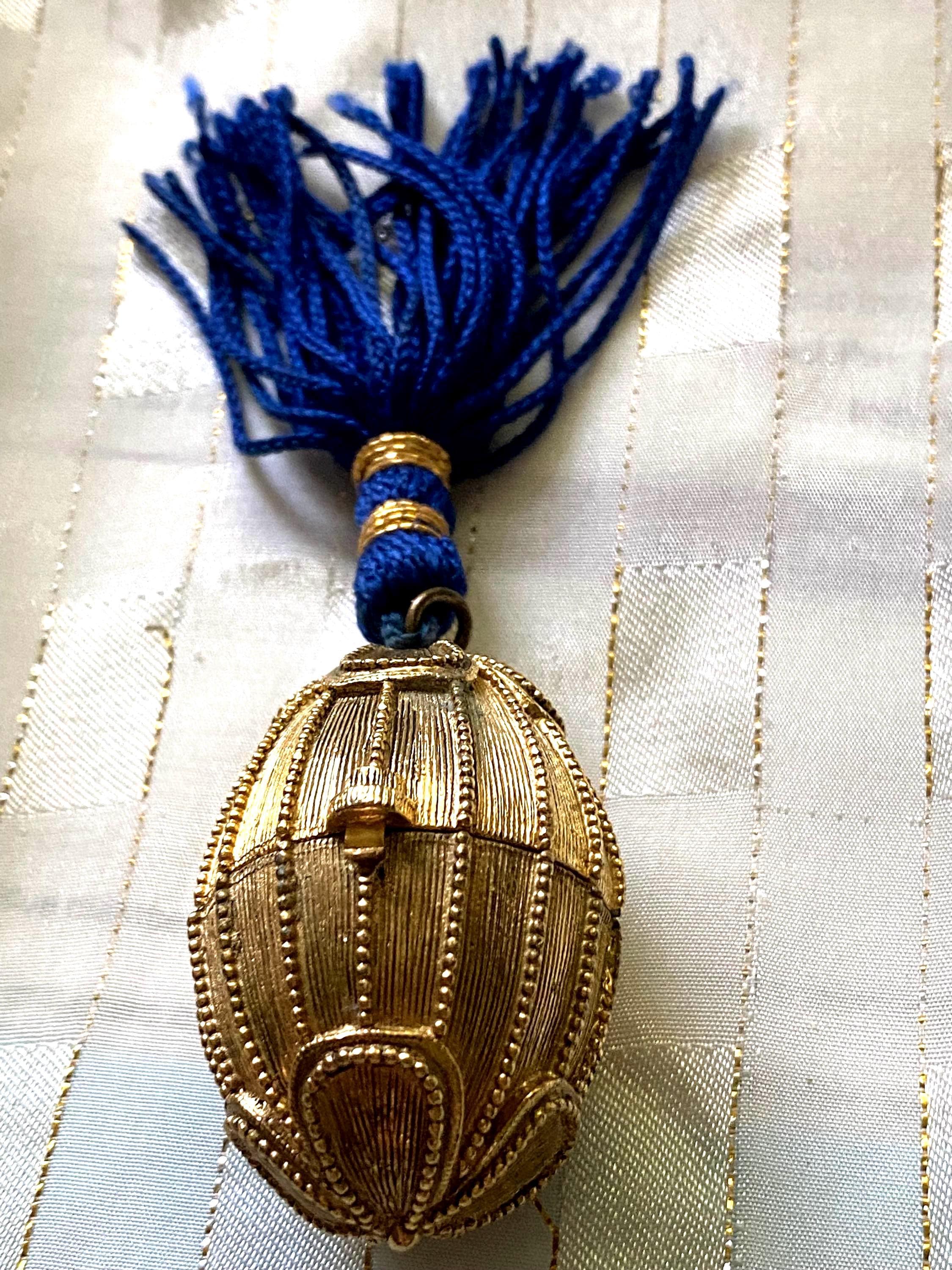 ESTEE LAUDER 練り香水　Collector’s egg Estee Lauder Egg - Etsy