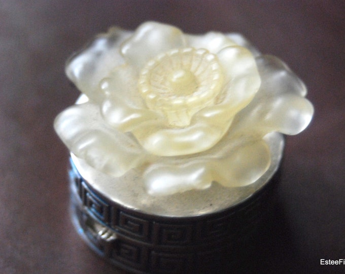Beautiful Estee Lauder WHITE CHRISTMAS CAMELLIA (rose) circa 1981 Excellent Condition