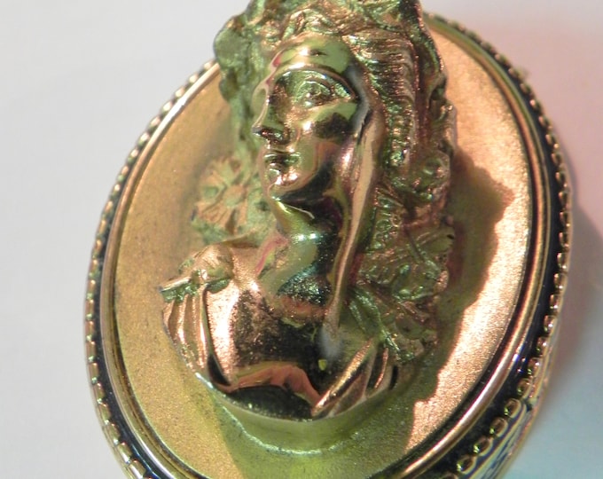 GOLDEN CAMEO CHRISTMAS 1984