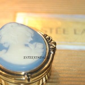 Estée Lauder CLASSIC CAMEO circa 1986 MIB con look Youth Dew Wedgewood