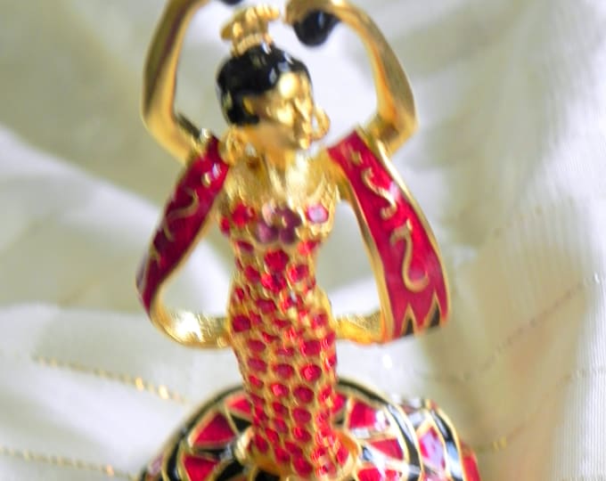 Estee Lauder Flamenco Dancer