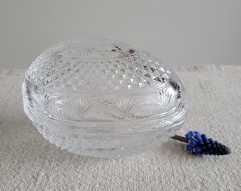 Pressed glass egg trinket box by Avon // Easter egg decor, Mother's Day gift 1977, lidded box, trinket dish, catch all