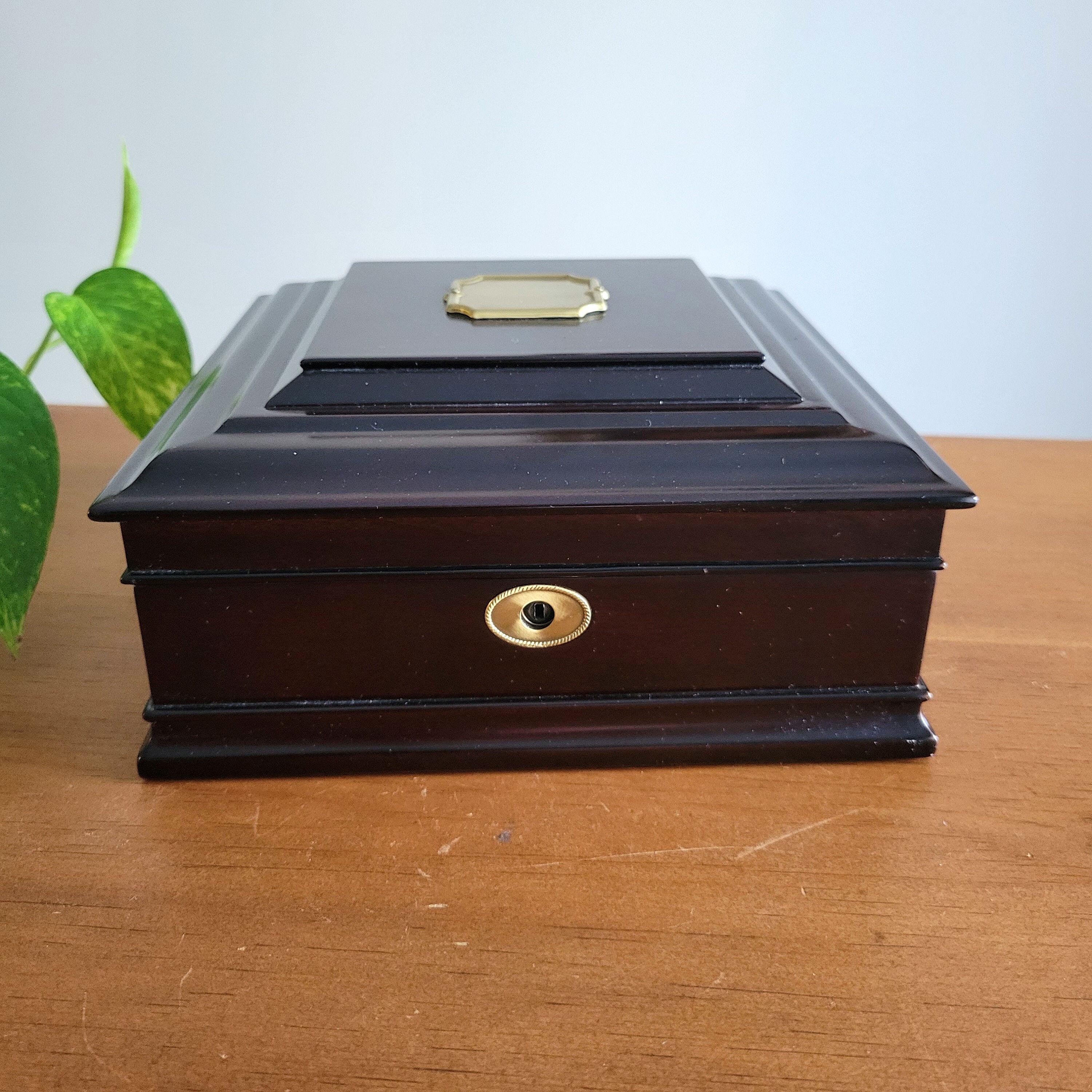 Bombay company watch box hotsell