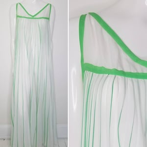 Vintage 50s White and Green Nightgown / Character by Matej / Lingerie / Full / Voluminous