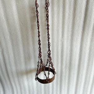 Antique Rustic Iron Wall Hanging Pot Holding Old Iron Chain Hand Forged Ceiling Planter Hanging Stand