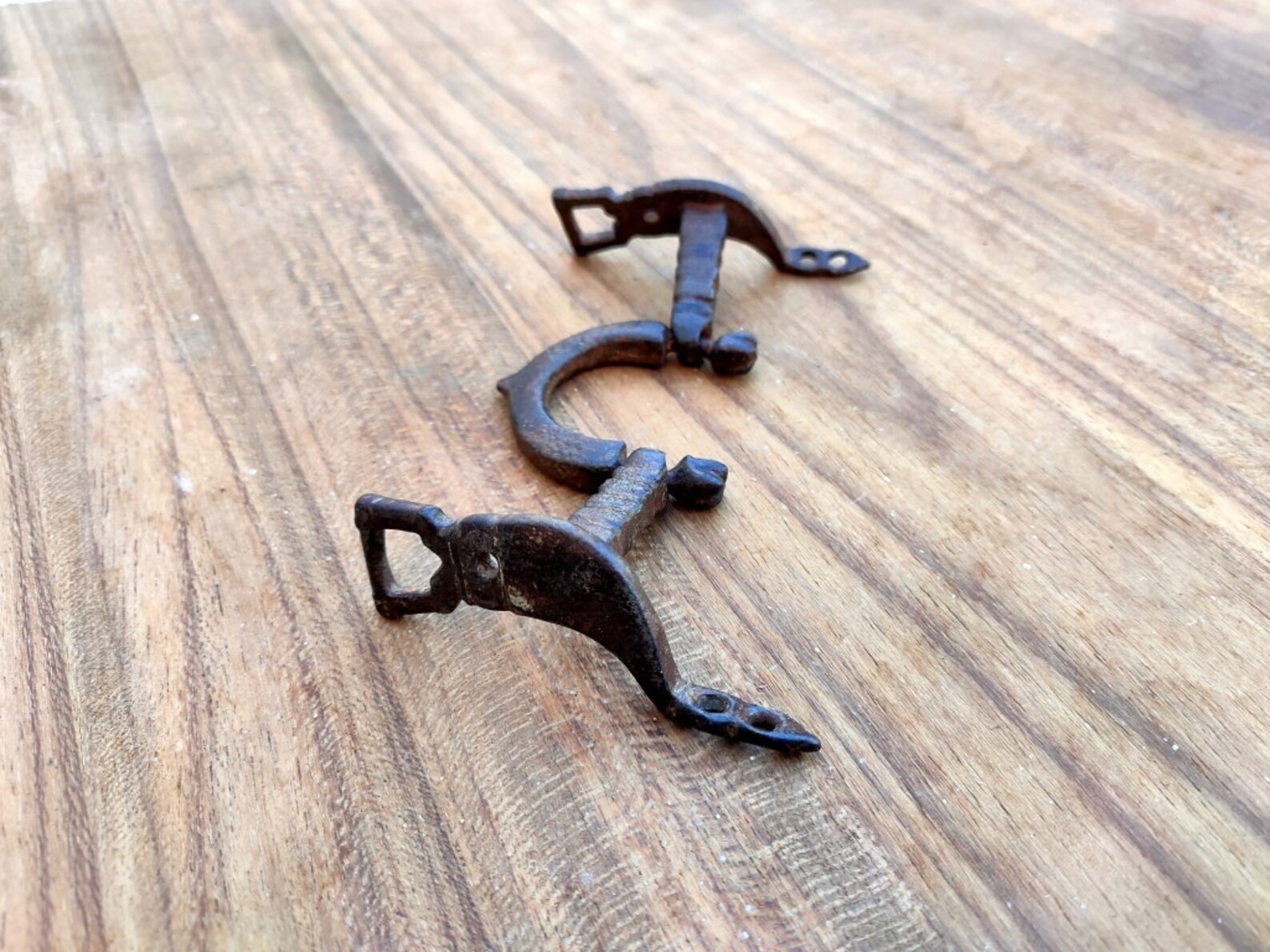 RARE OLD VINTAGE HAND CARVED RUSTIC IRON UNIQUE SOLID HORSE