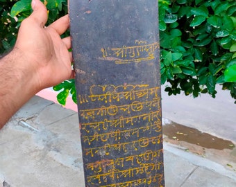Antieke houten hindoeïstische religieuze Sanskrietmanuscript oude handgeschilderde plaquette Indiase interieurplaquette