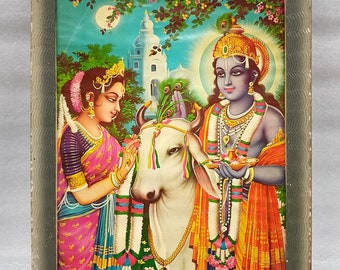 Impresión vintage rara del dios hindú Krishna Radha Cow Pooja, marco de madera indio antiguo, impresión litográfica sagrada, impresión para colgar en la pared