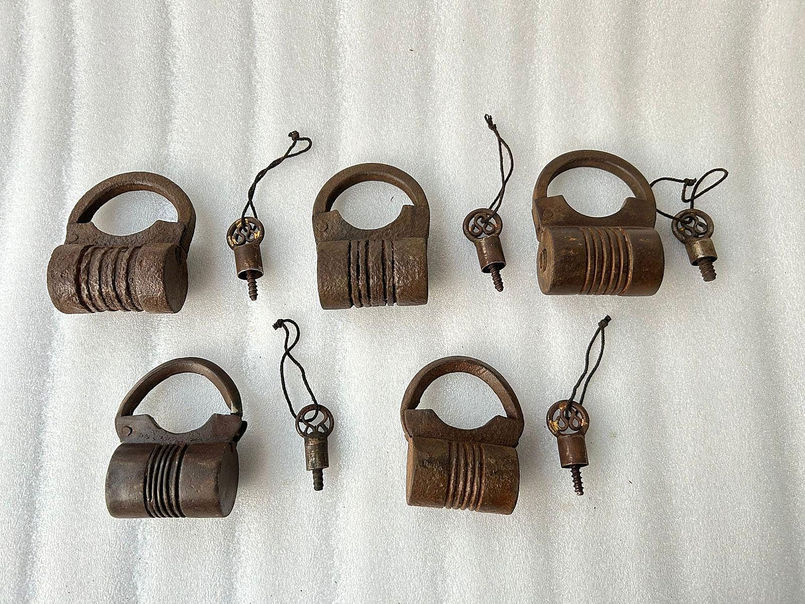 Antique Iron Original Barrel Shape Padlocks Old Iron Heavy Padlock Iron ...
