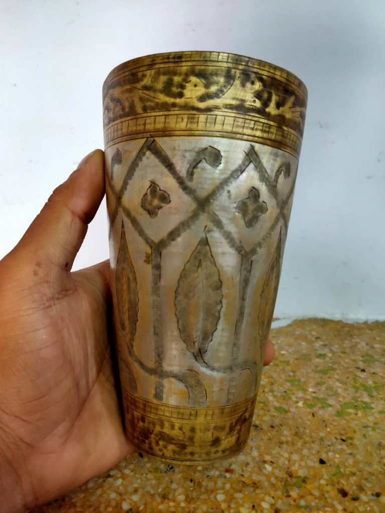 Vintage Style Home Decorative Brass Water Tumbler Nice Hand Carving Brass  Kitchen Utility Glass Indian Traditional Brass Tumbler G66-931 